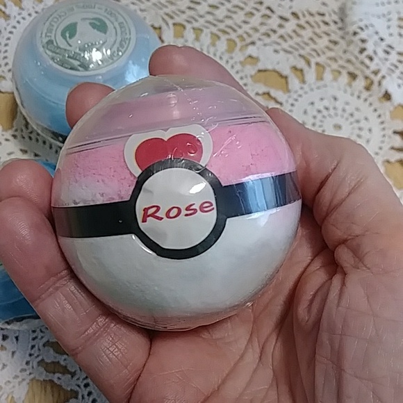 Bath bombs, biodegradable,  8 bombs - Picture 7 of 10